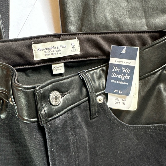 Abercrombie & Fitch The 90’s Straight Ultra High Rise Jean & Leather - Picture 9 of 11